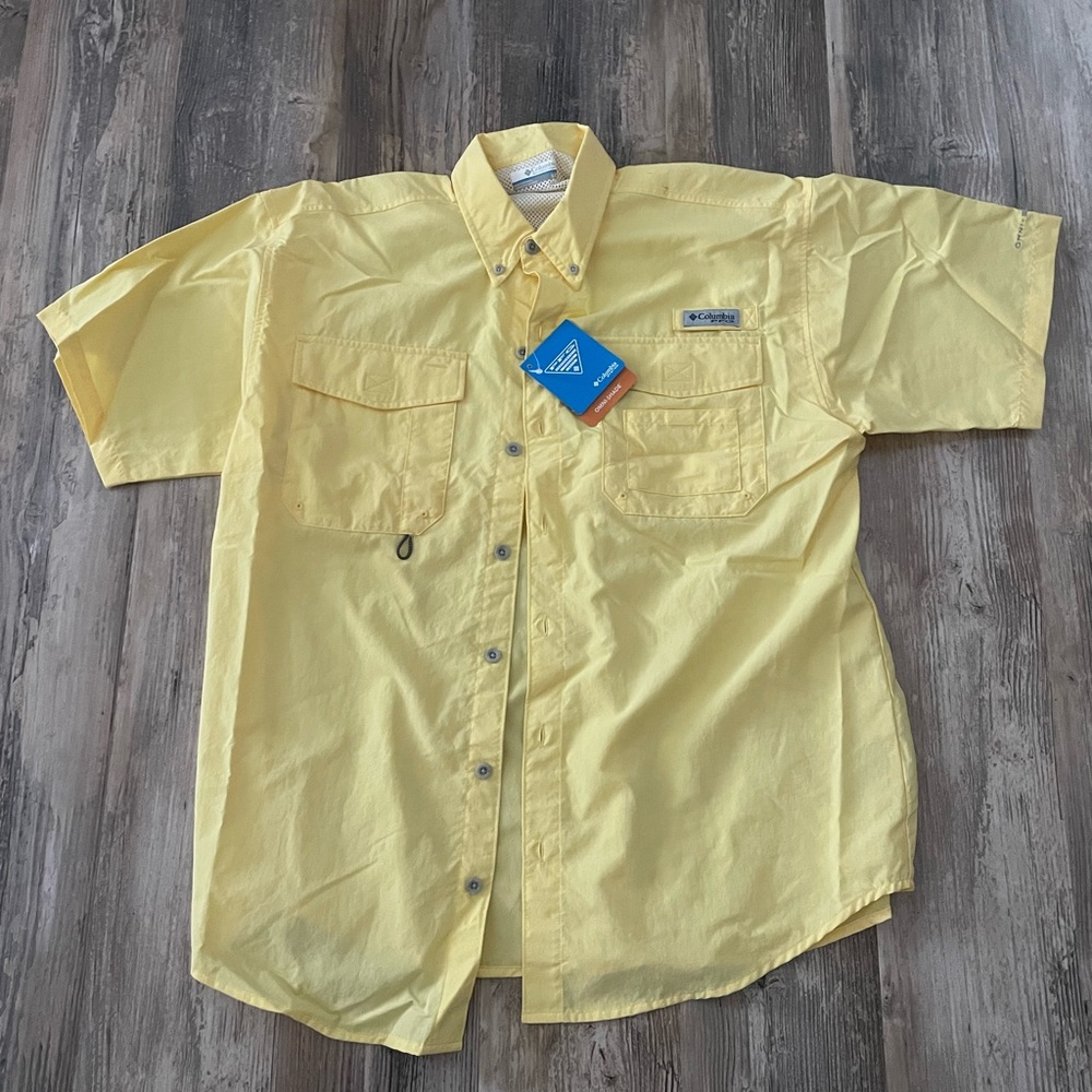 Columbia Men's Yellow Short Sleeve Shirt Small